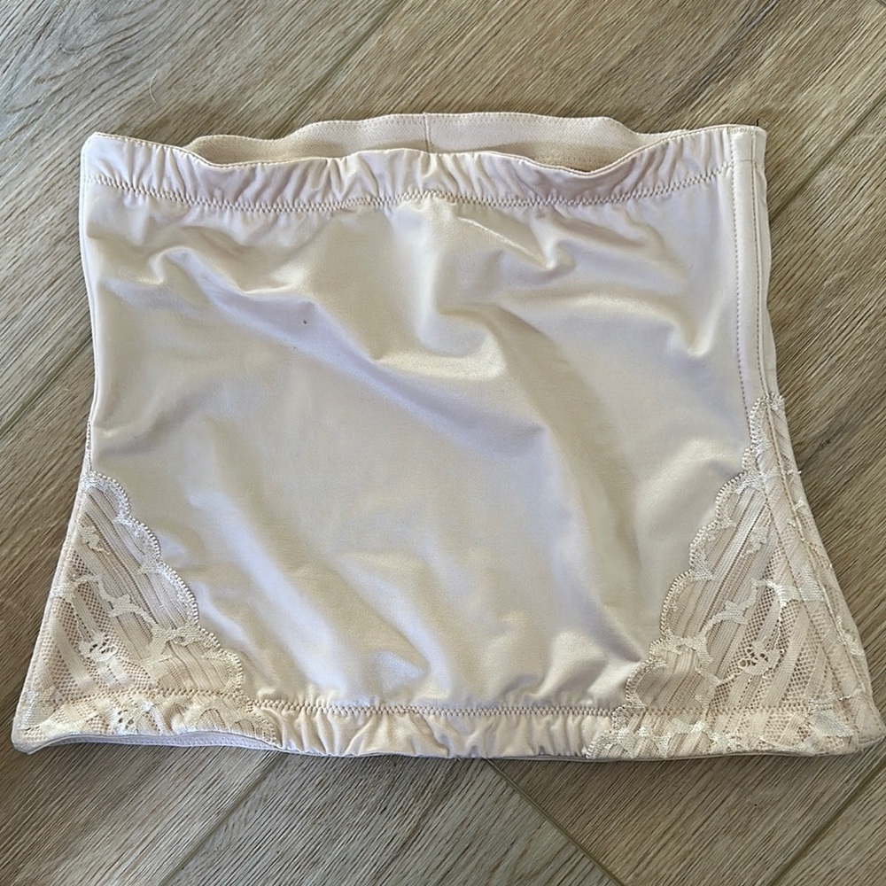 Assets / Spanx nude waist cincher (medium)